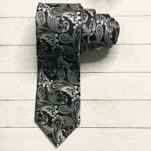 GEOFFREY BEENE Paisley All Silk Necktie Tie